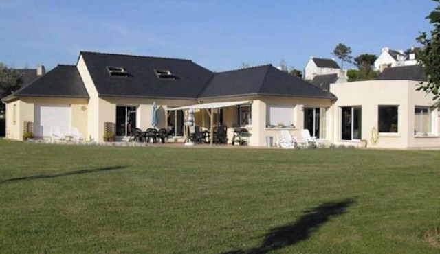 Homerez - Comfortable villa in Saint-Nic with private pool