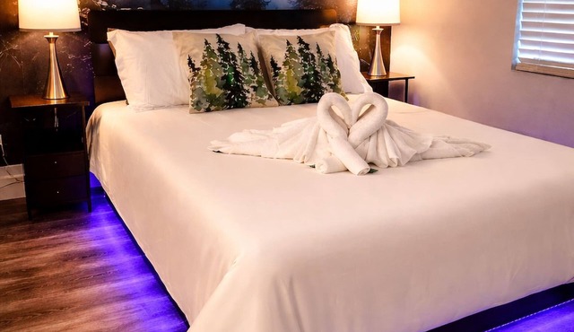 Horizon Luxury 1BR Retreat Pool Hot Tub WiFi