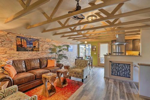 Hot Tub & View: Wine Country Retreat in Cornville