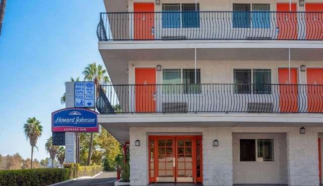 Howard Johnson by Wyndham San Diego Hotel Circle