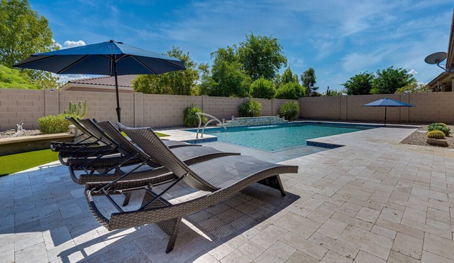 Huge pool, patio, clean 4 bdrm close to sports, hiking, spring training, golf