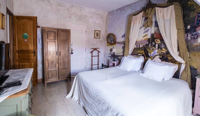 Impressionist Giverny Bedroom