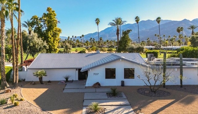 Indian Canyons Oasis – Iconic Palm Springs Living with Breathtaking Views