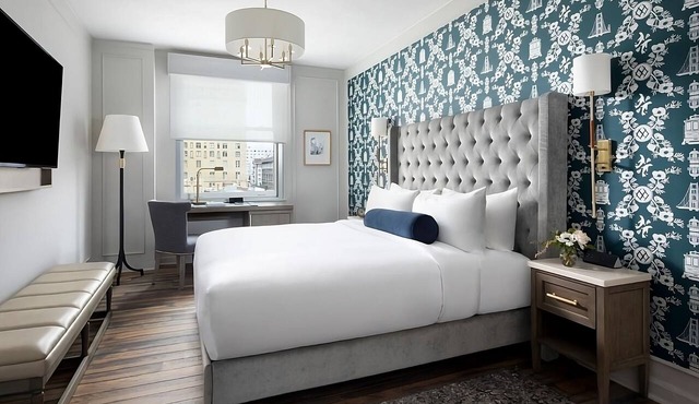 Indulge in The Perfect Blend of Luxury and Convenience! Pet-friendly Property