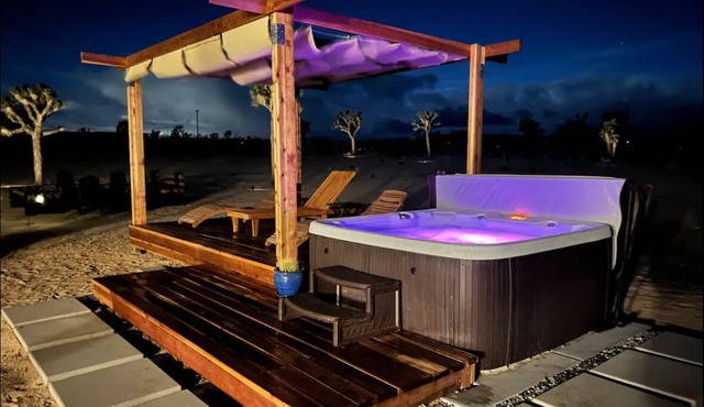 Joshua Tree getaway w/HOT TUB & GAME ROOM