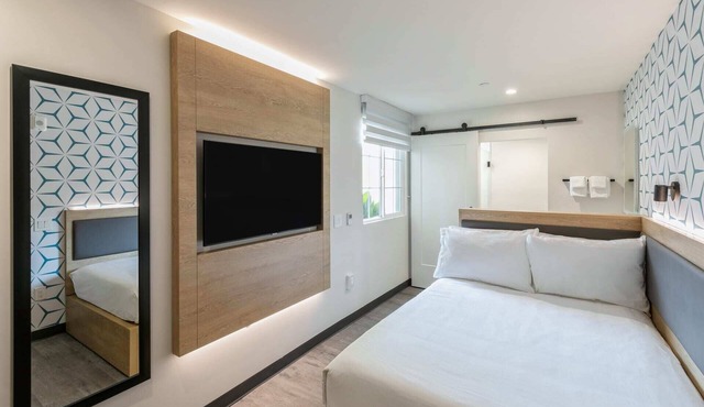 Kasa The Niche | Cozy Micro-pod with Full Bed