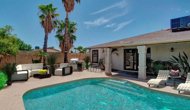 Kierland Villa · North Scottsdale Home w/Pool~Walk to Kierland Area