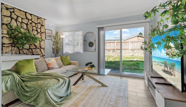 King Bed, Yard & Garage, Near Attractions, 5BR/3Bth