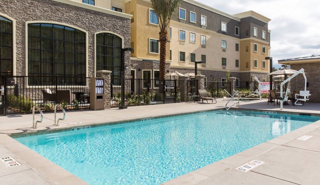 King Suite. Free Breakfast. Pool & Hot Tub. Gym. Great for Business Travelers!
