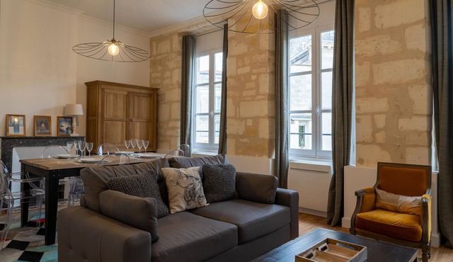 La Course - Beau Duplex 2 ch et 2 sdb Près du Jardin Public