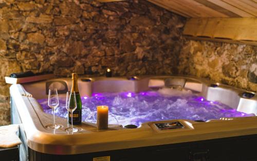 La Ferme de Beauregard SPA -LANARCE 07660 - jacuzzi et sauna in Lanarce
