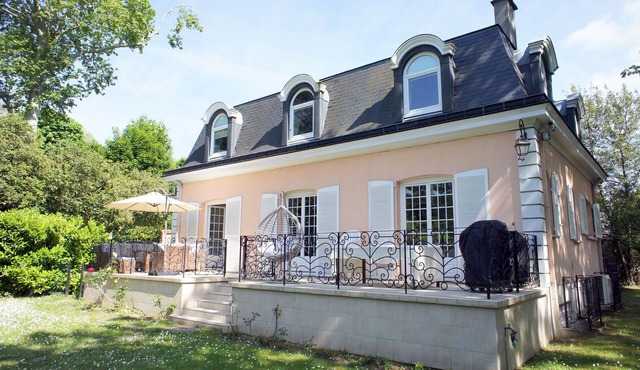 La villa Vesinet, private mension for Olympics, wealthiest suburbs of Paris