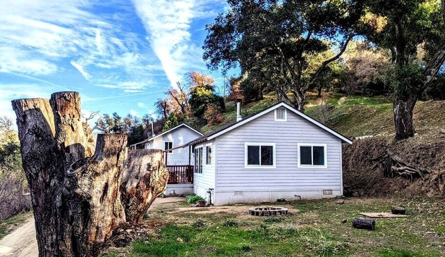 Lakeside Retreat for You and Your Pet: Santa Ysabel Glamping