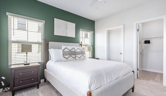 Landing | Spectacular 2BD, Clubhouse, Courtyard