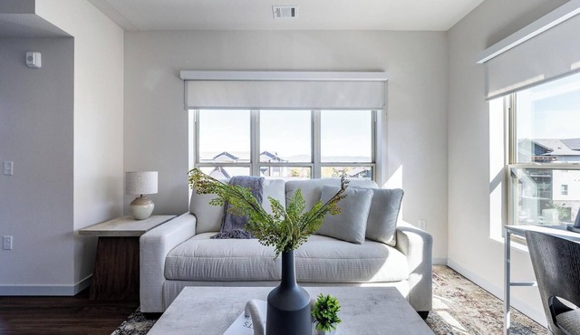 Landing | Stunning 1BD, Clubhouse, Gym
