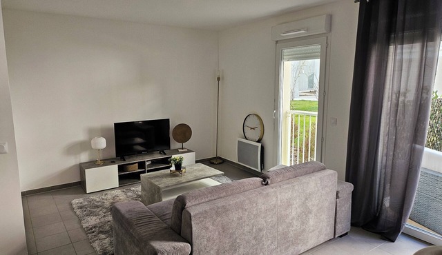 Large Studio Near the Velodrome and the Beach