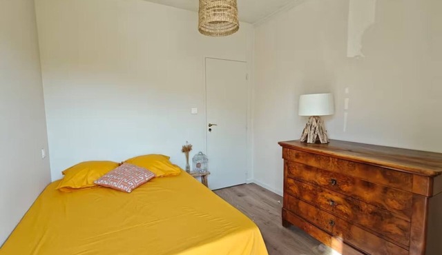 Les Granges du Canal Charming accommodation with a view and access to the canal
