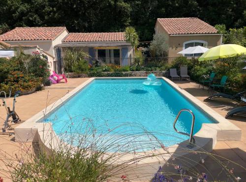 Les Hauts d'Eyragues gite Rêverie Meublé classé 4 étoiles