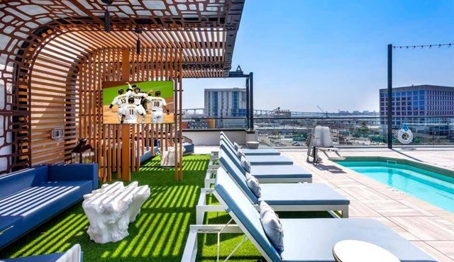 Lux Apt with Rooftop pool by Petco Park and Convention center 41