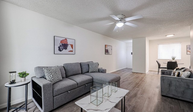 Luxurious 1BR Retreat w/Sofa Bed | Downtown