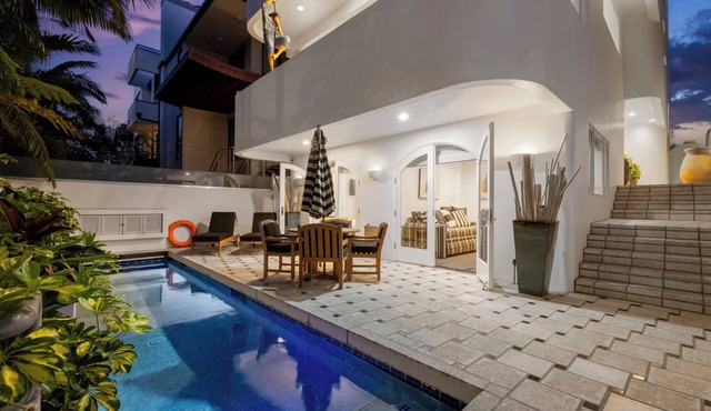 Luxurious Mediterranean Coastal Home w/Saltwater Pool & Private Greenbelt : MDR