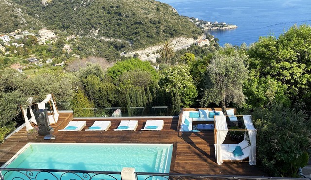 Luxurious studio suite near Monaco with sea view