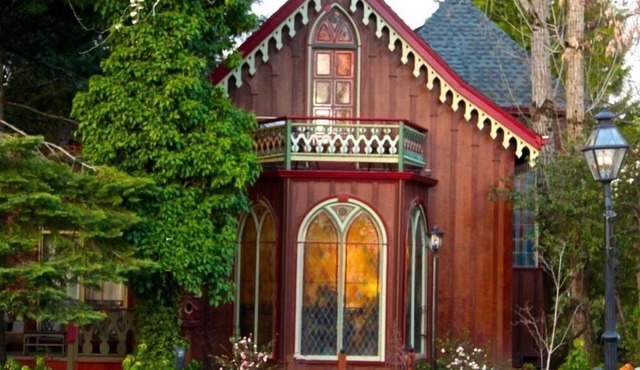 Luxurious Victorian Cottage in Historic Gold Country Town