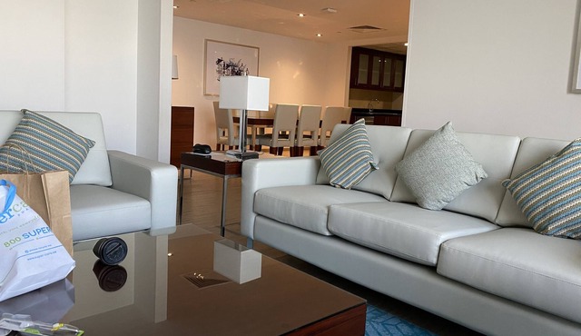 Luxury 2Bedrooms & 2Bath Apartment with gym, pool, located in heart of the city