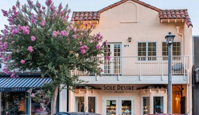 Luxury Apartment on the Sonoma Plaza