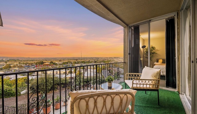 Luxury Coastal Stay Near SeaWorld, Airport & Downtown + Free Parking