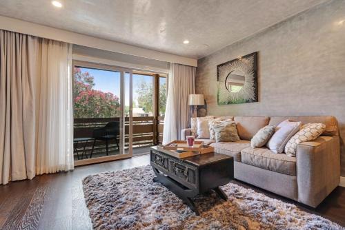 Luxury Condo Resort Amenities - Pool, Pickleball