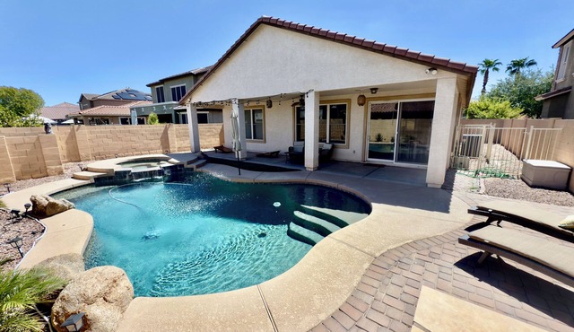 Luxury Desert Oasis