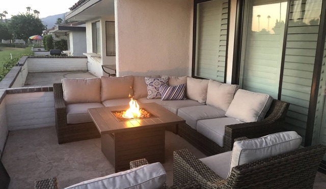 Luxury Desert Retreat - Steps from Omni Hotel and The River - 7th hole West