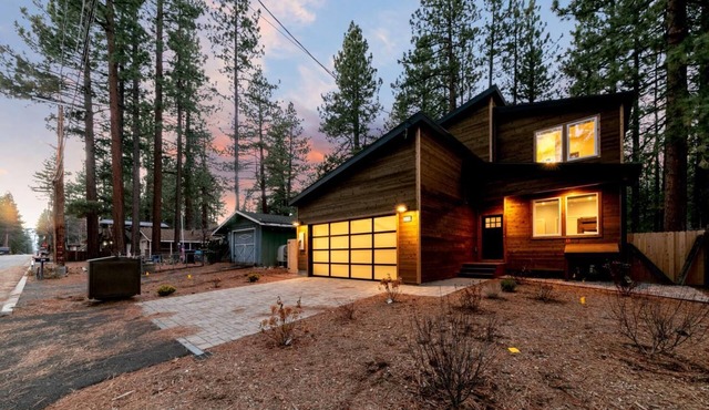 Luxury New Build Modern Lake Tahoe Home mv16