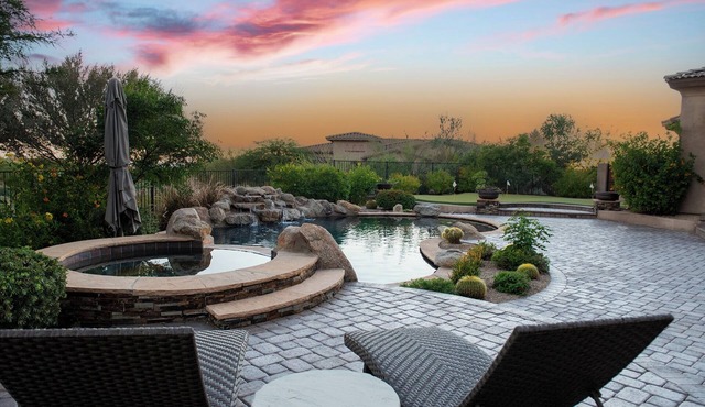 Luxury Oasis: Spacious Getaway