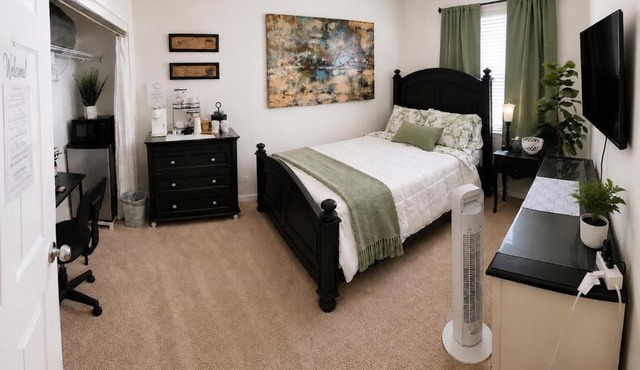 Luxury Queen Suite