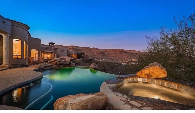 Luxury Resort-private desert Oasis in Ahwatukee