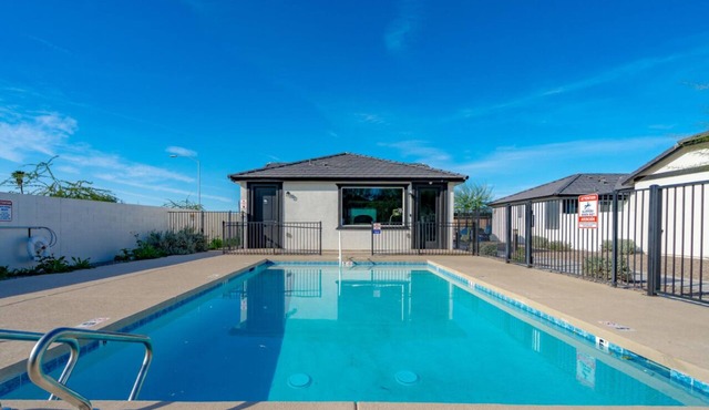 Luxury Stay 20mins to State Farm Stadium