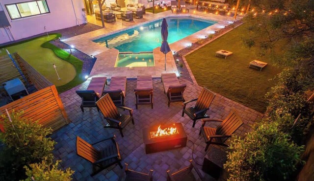 LuxuryOasis +HtdPool+HotTub+Fire Pit+Golf +OldTown