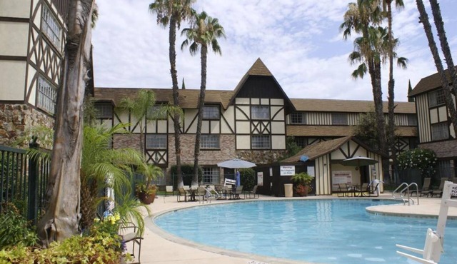 Magical Retreat! 4 Units Close to Disneyland | Free Disney Shuttle + Pool