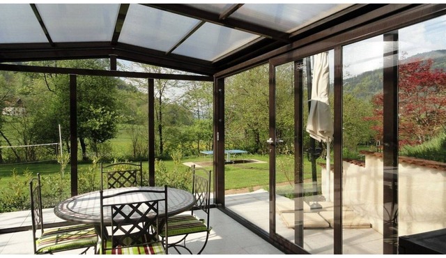 Magnificent studio with swimming pool in idyllic setting