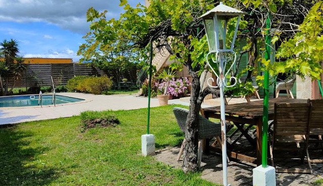 Maison de vacances avec grande piscine près de la mer