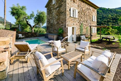 Maison en pierre authentique - Piscine - Nature