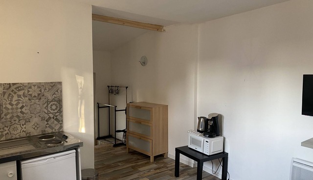 MAISONETTE-House-Classic-Wet room-Street View