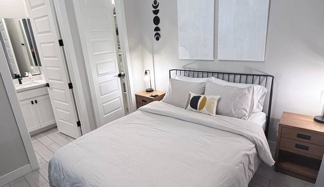 Marvelous 1-bedroom guesthouse with AC centrally located in Gilbert