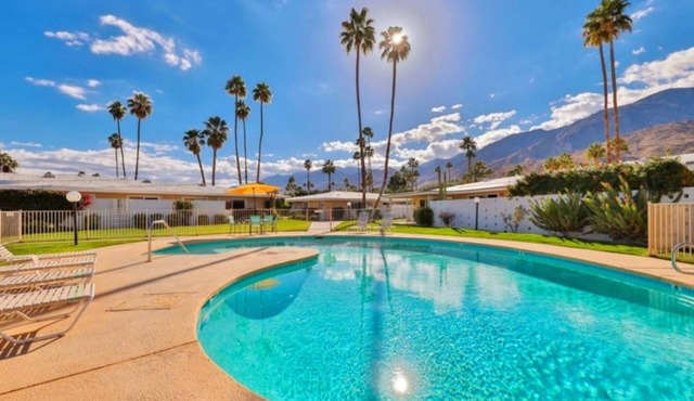 ☆Mid Century Modern on Golf Course - So. PS Amazing Views-3 Pools, Spa & Views☆