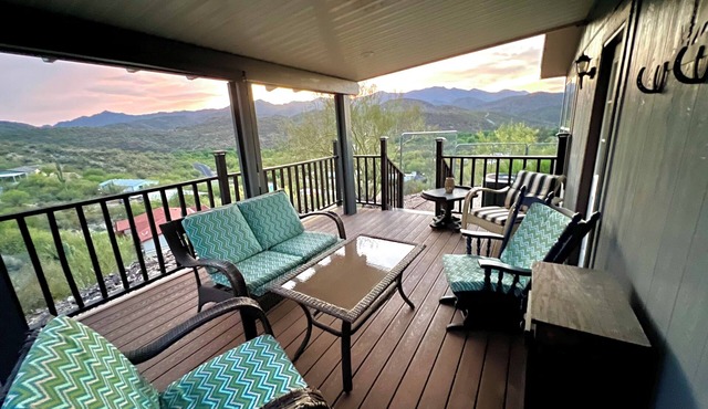 Million Dollar Mountain Views amazing Hilltop Home close to Hiking & Attractions