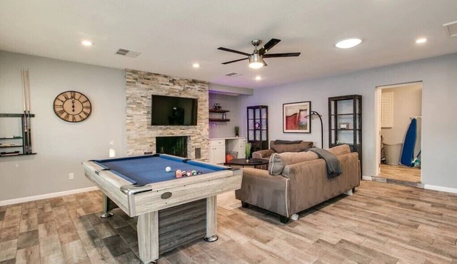 Modern Chic Old Town Home w/Game Room and Backyard Oaisis!