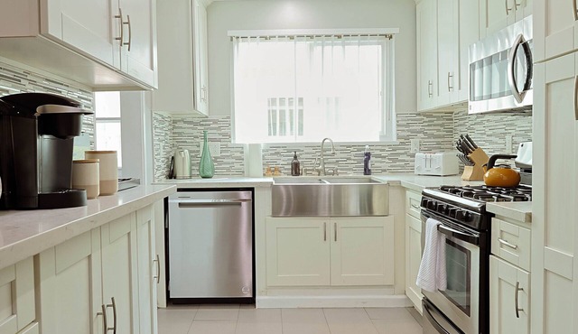 Modern Encino Retreat- Book Now!