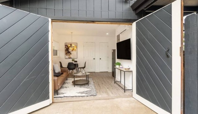 Modern Guest House w/2 Bedroom & 1bath